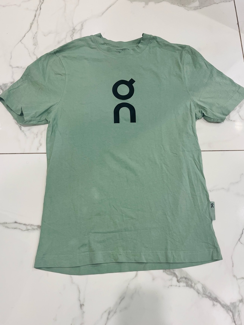 ONCLOUD Men Running Men's Sage Green Logo Short Sleeve Tee Xs